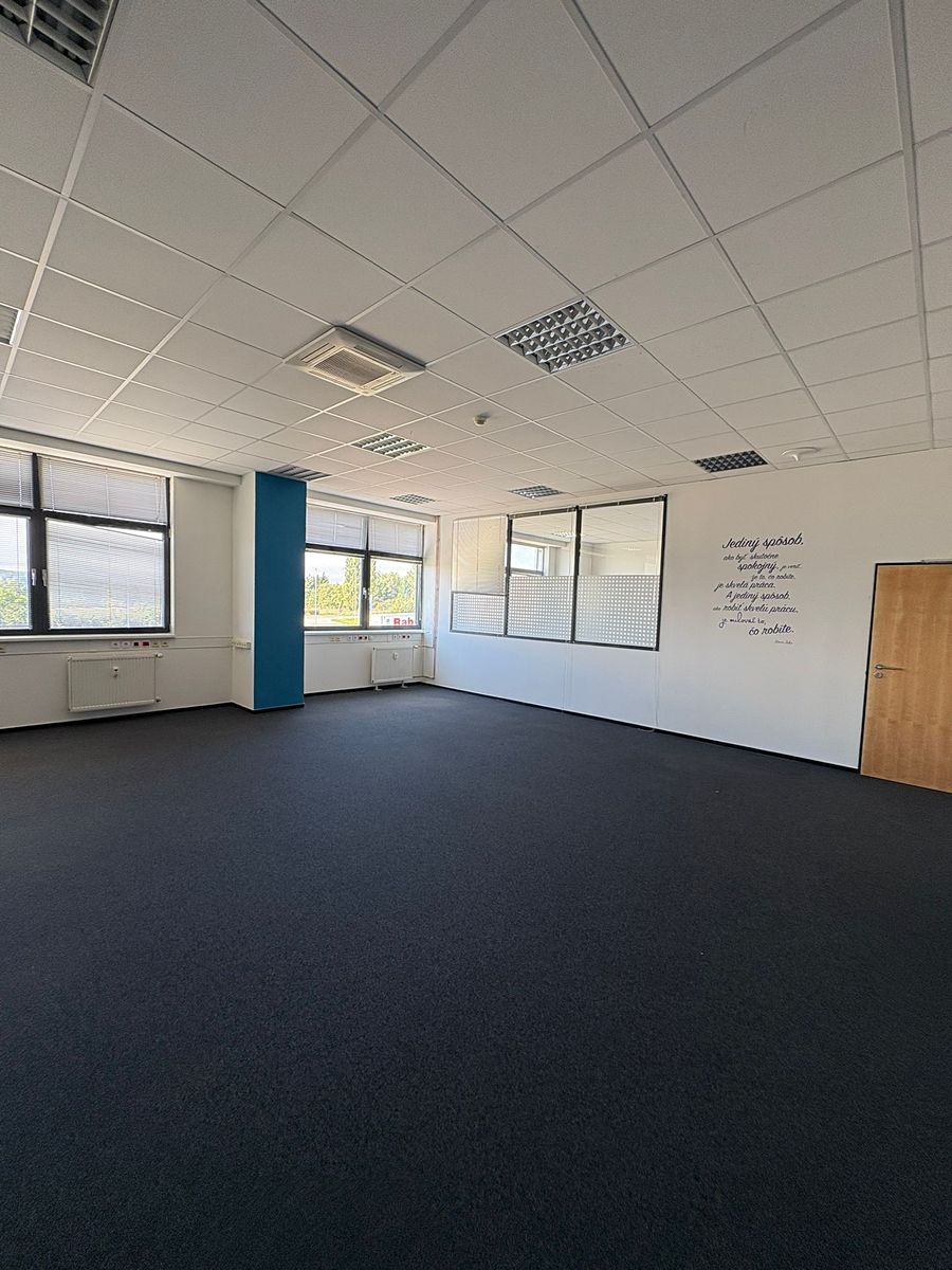 Pronájem kanceláře 150 m²