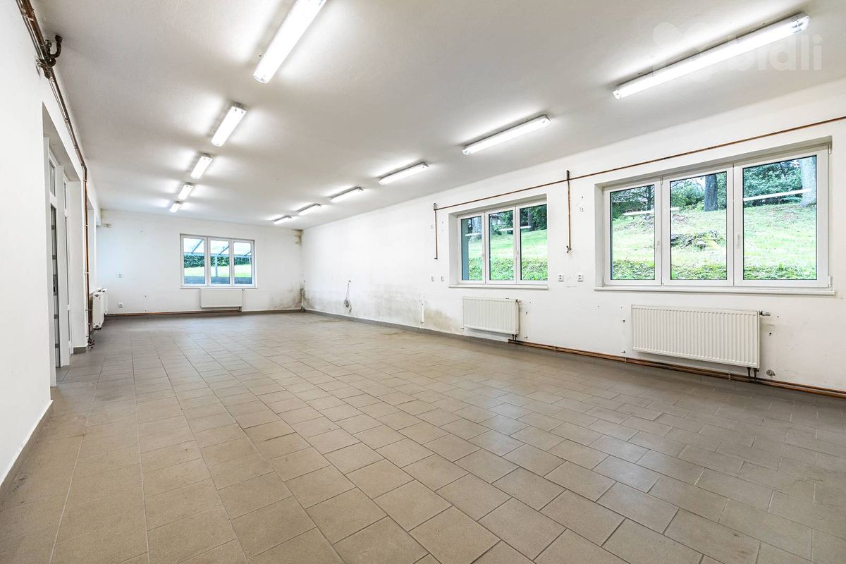 Prodej rodinného domu 670 m², pozemek 2597 m² – fotografie 2
