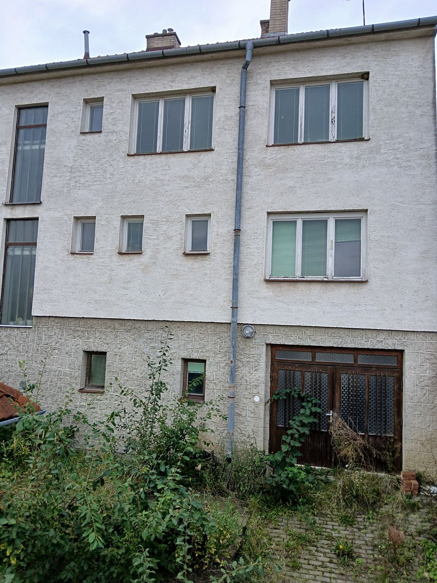 Prodej rodinného domu 300 m², pozemek 293 m² – fotografie 2