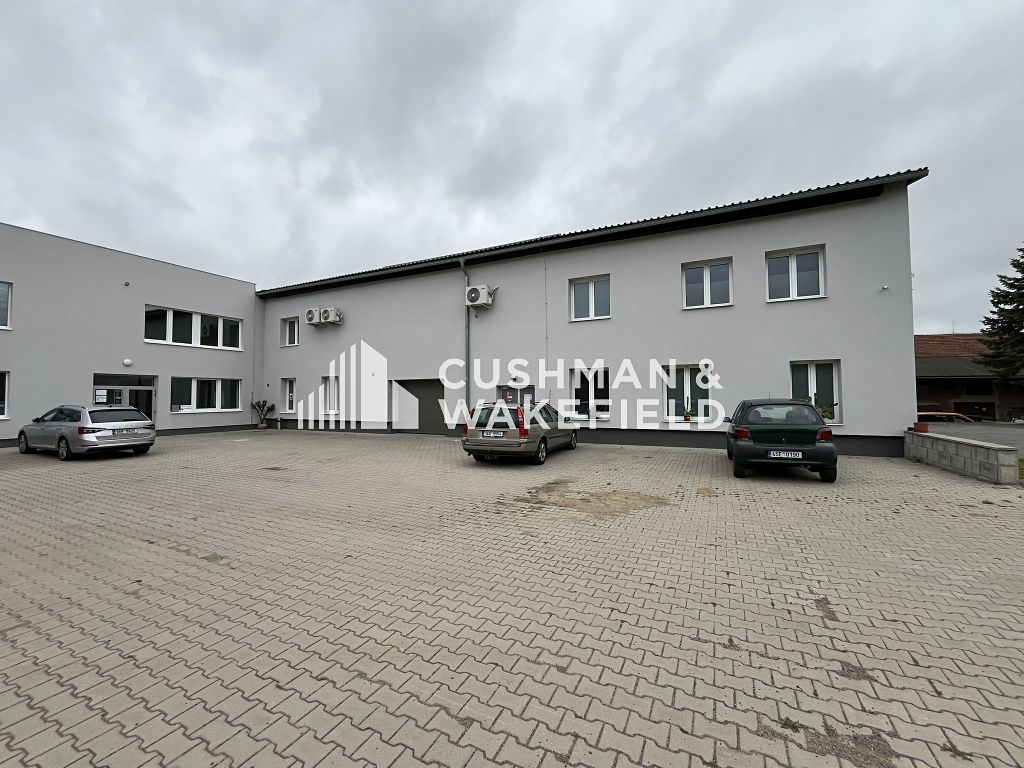 Prodej výrobní haly, prostoru 2800 m²