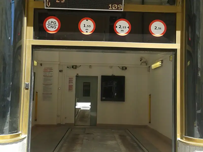 Pronájem garáže 8 m², Praha – náhled fotky 2
