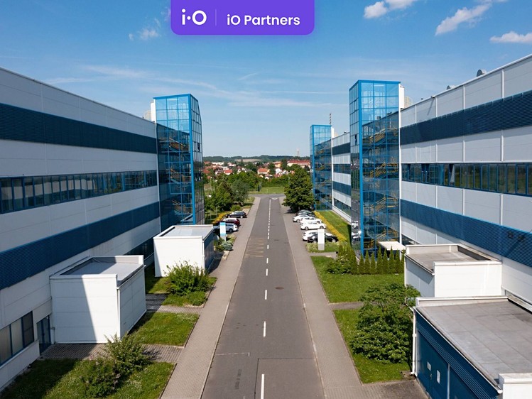 Gewerbefläche zur Miete, 1.600 m² (2 von 7)
