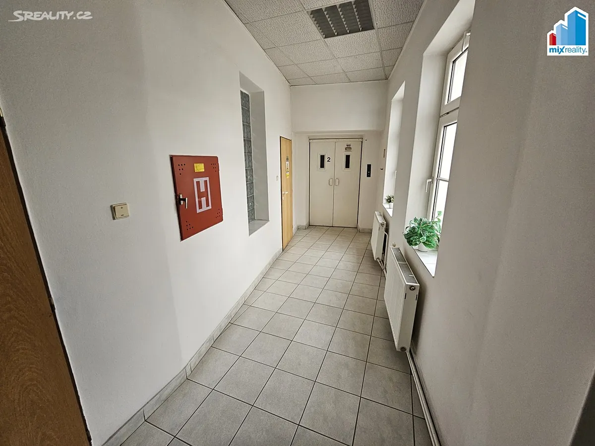 Pronájem kanceláře 58 m² – další