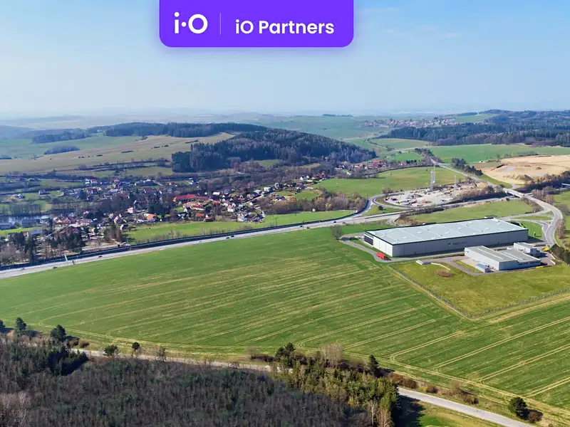 Pronájem skladového prostoru 4424 m², Ostředek – náhled fotky 2