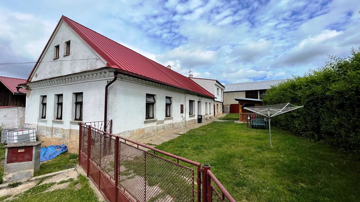 Prodej rodinného domu 175 m², pozemek 1715 m²