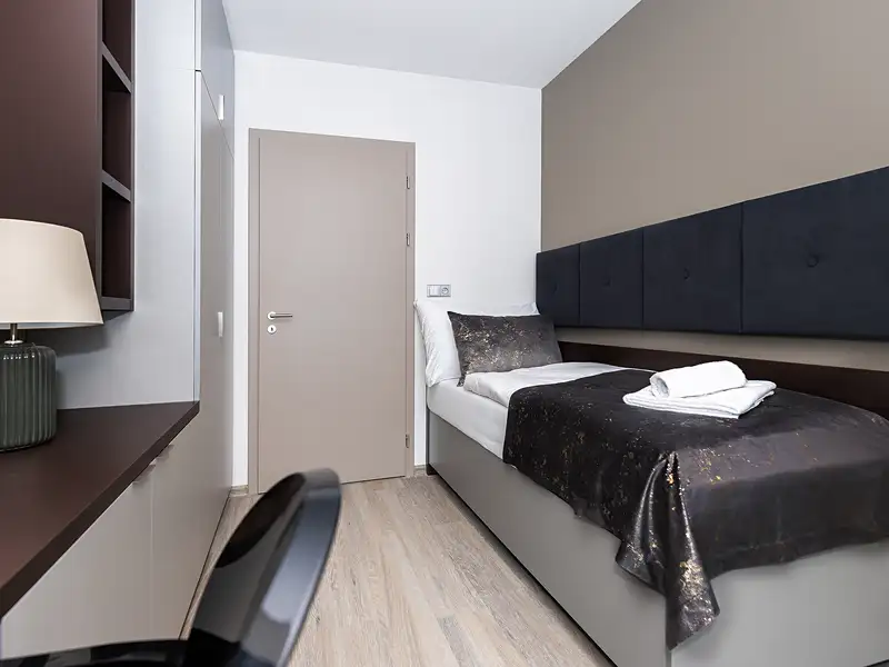 Pronájem bytu 2+1 41 m², Hradec Králové – náhled fotky 2