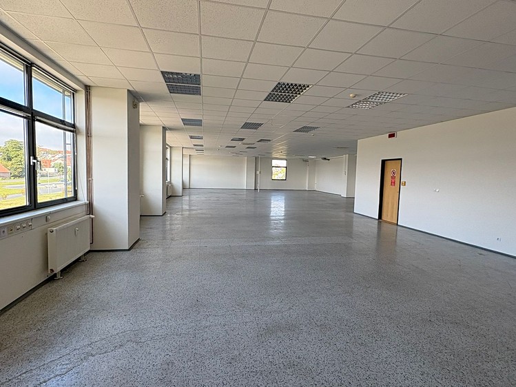 Комерційне приміщення в оренду, 600 м² (14 з 16)