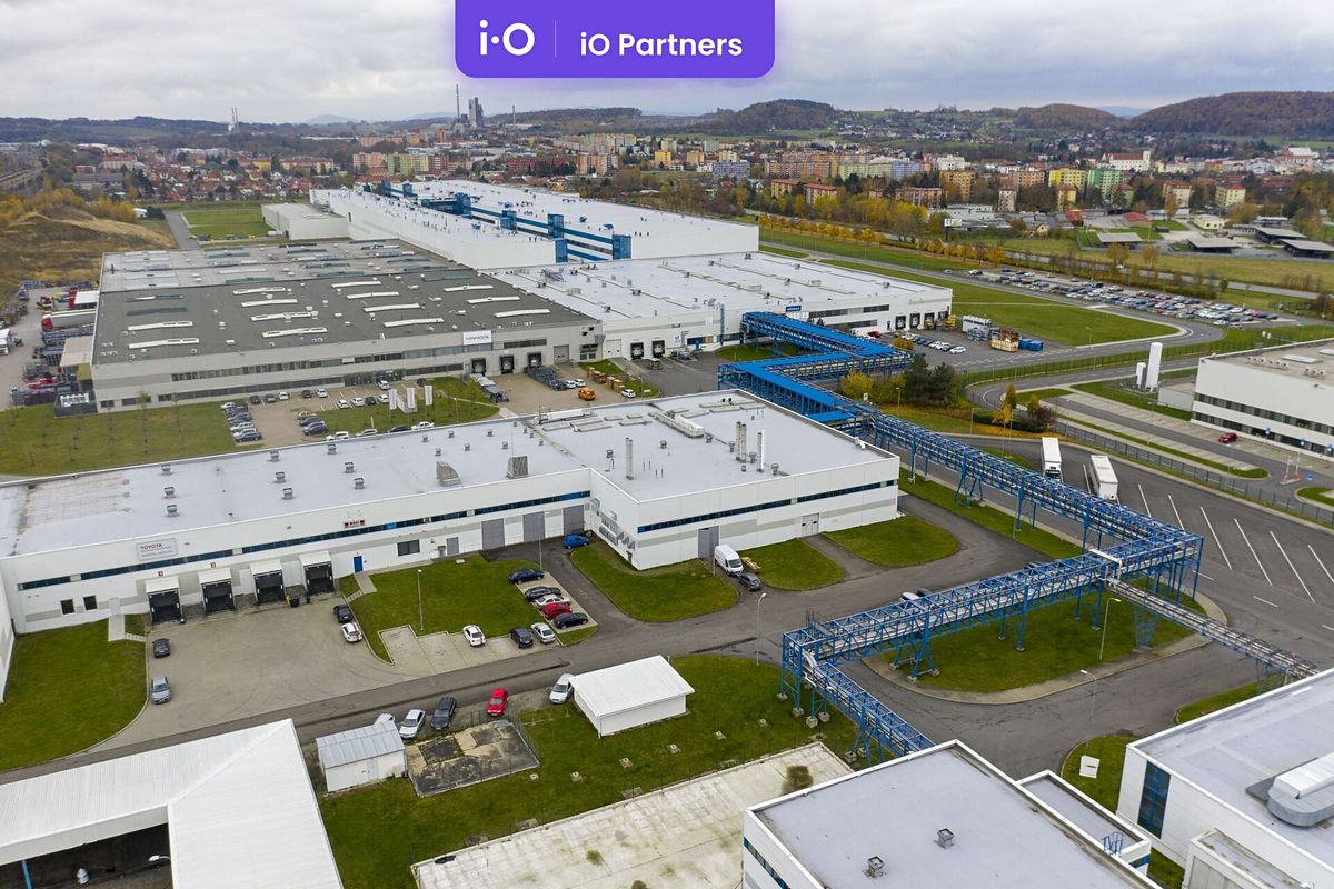 Pronájem skladového prostoru 1600 m² – fotografie 3