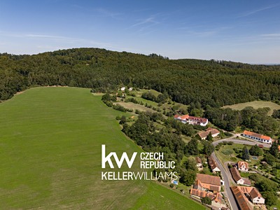 Prodej  stavebního pozemku 1 906 m²