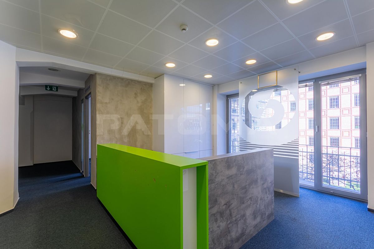 Pronájem kanceláře 653 m² – fotografie 2