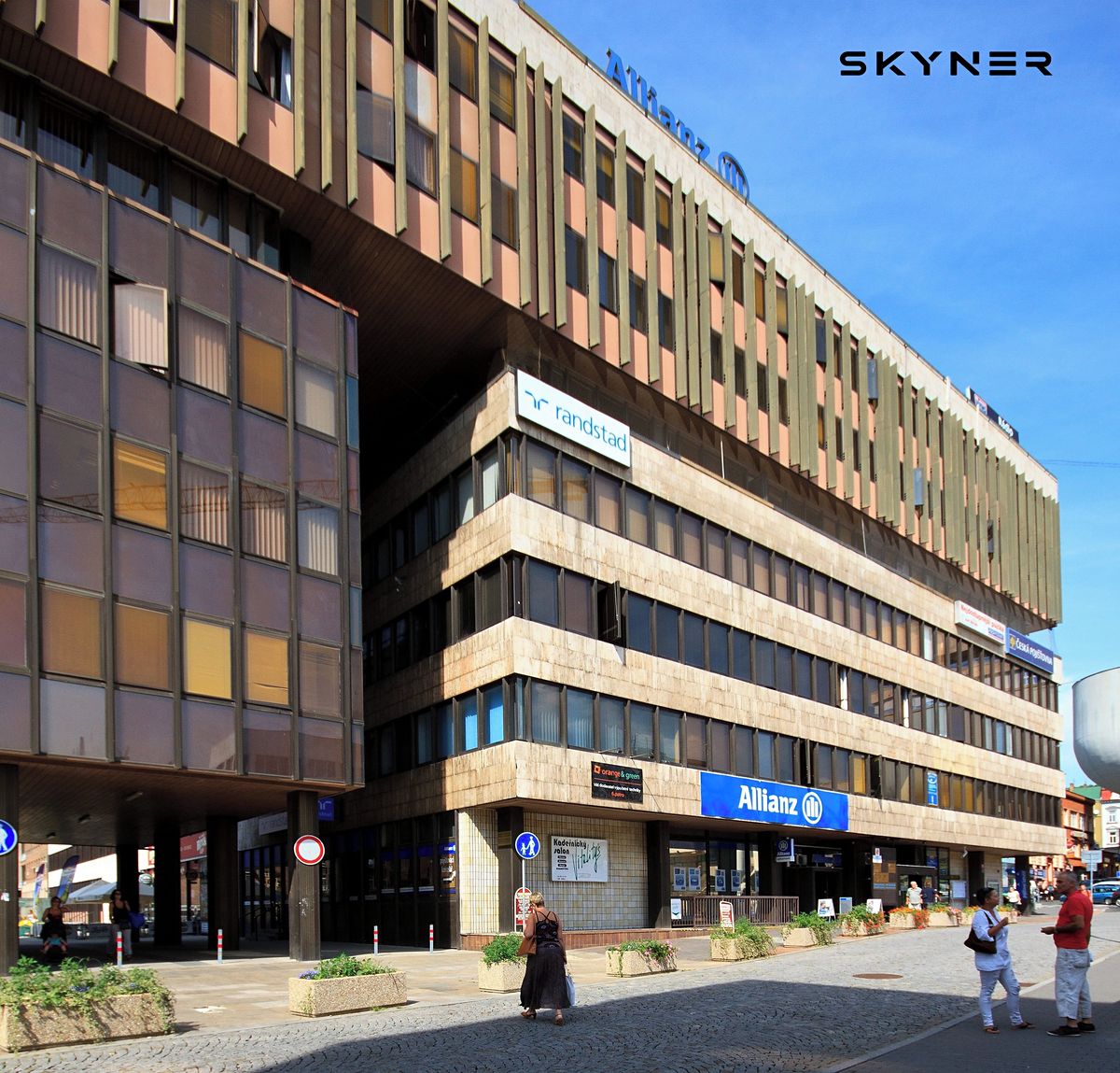 Pronájem kanceláře 600 m²