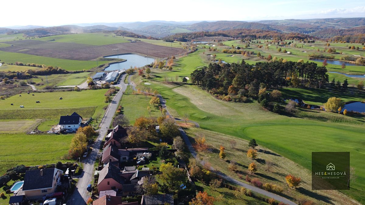 Prodej stavebního pozemku 854 m², Vysoký Újezd – fotka 1 z 3