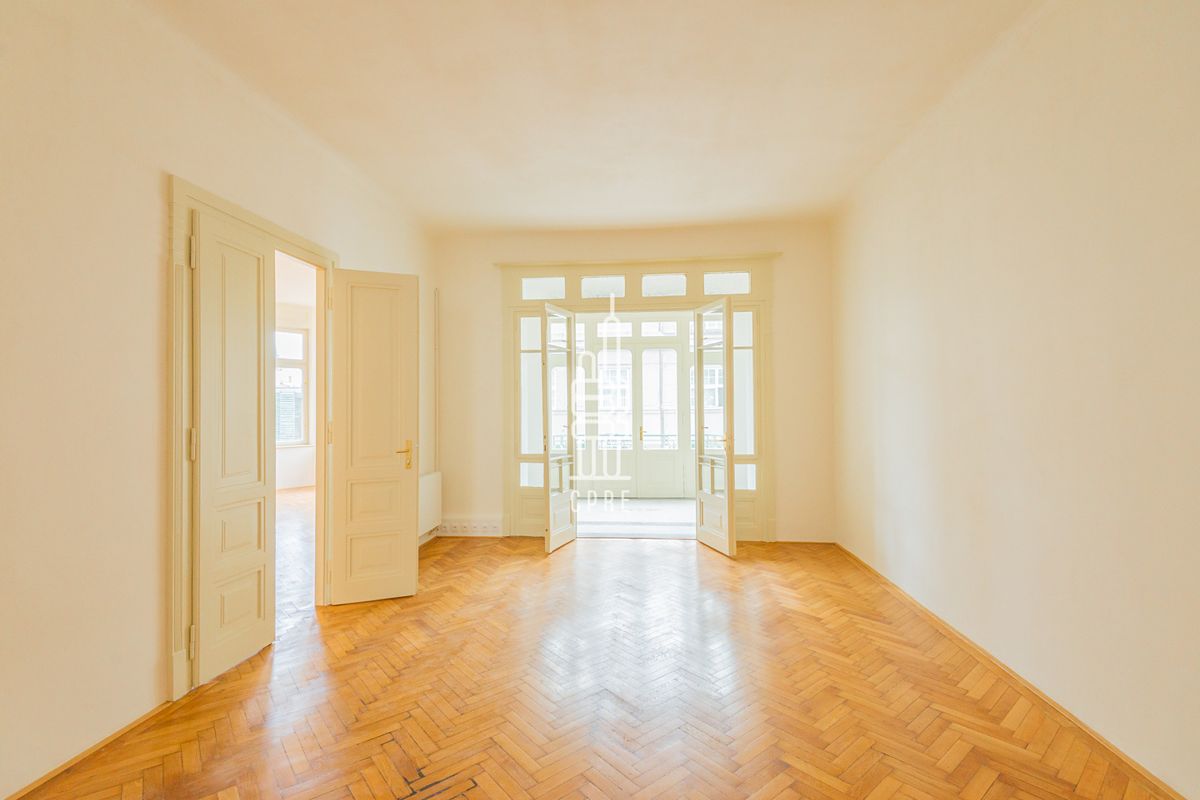 Pronájem kanceláře 500 m² – fotografie 2