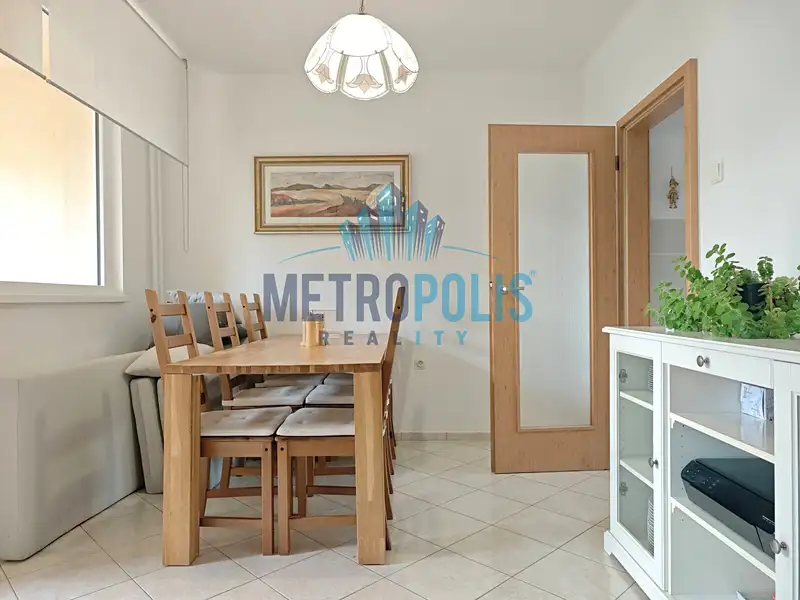 Prodej rodinného domu 280 m², pozemek 466 m², Benešov – náhled fotky 2