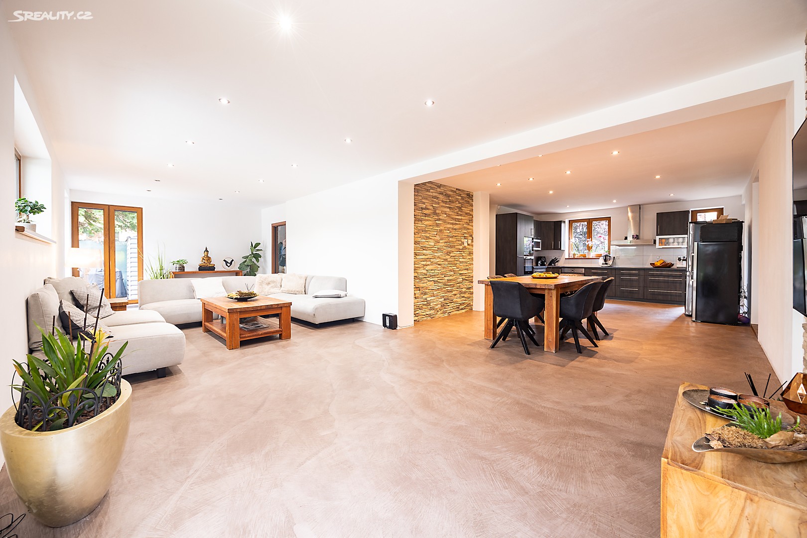 Prodej  rodinného domu 243 m², pozemek 1 162 m² – další
