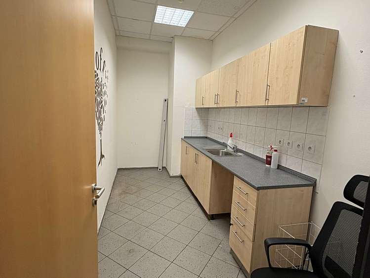 Комерційне приміщення в оренду, 600 м² (13 з 16)