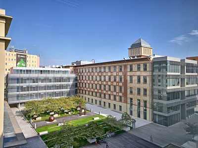 Pronájem kanceláře 653 m²