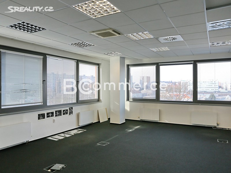 Pronájem kanceláře 300 m² – pohled 3