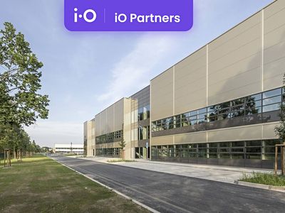 Pronájem skladového prostoru 1177 m²