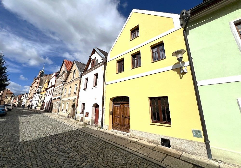 Prodej rodinného domu 215 m², pozemek 165 m² – fotografie 5