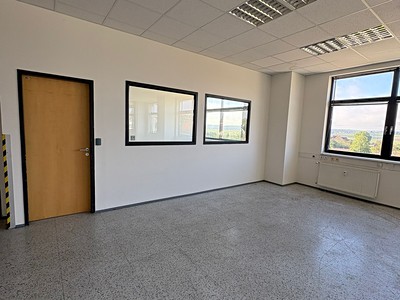 Pronájem komerčního prostoru, 150 m² (2 z 16)