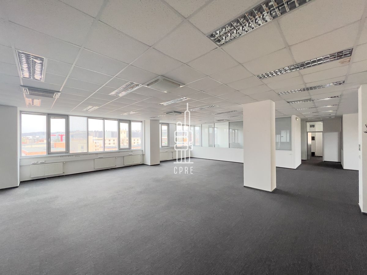 Pronájem kanceláře 299 m² – fotografie 2