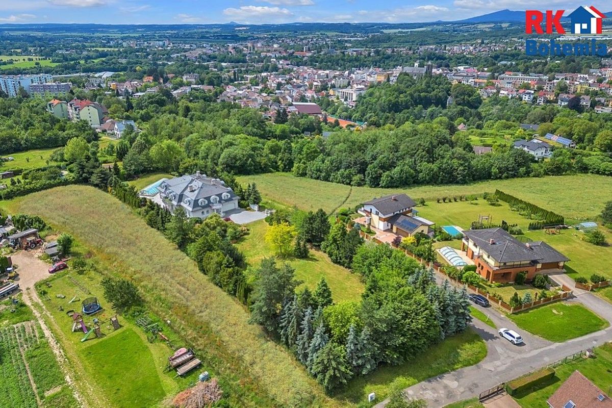 Prodej vily 696 m², pozemek 5870 m² – fotografie 3