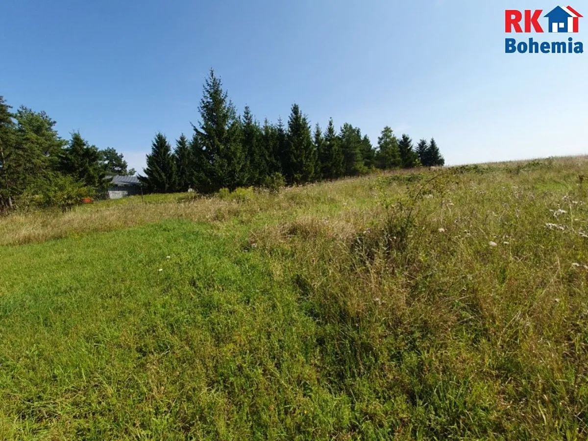 Prodej stavebního pozemku 3719 m²