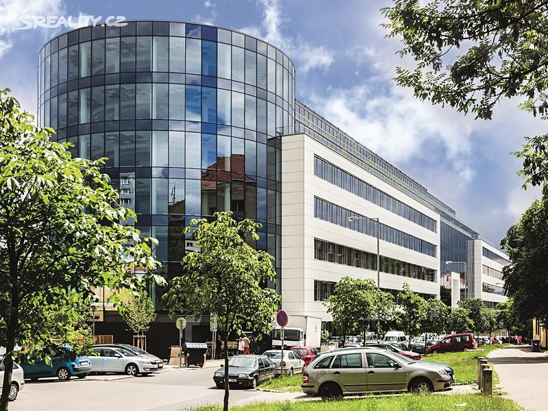 Pronájem kanceláře 900 m², Praha