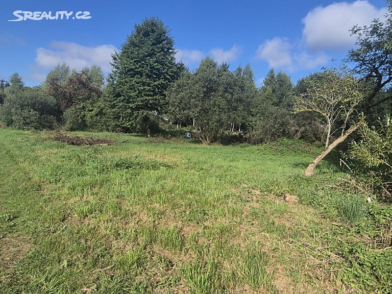 Prodej  stavebního pozemku 1 898 m²
