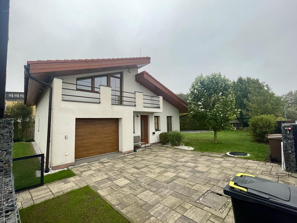 Prodej rodinného domu 185 m², pozemek 799 m²