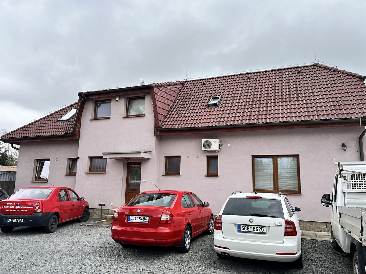 Prodej rodinného domu 214 m², pozemek 669 m²