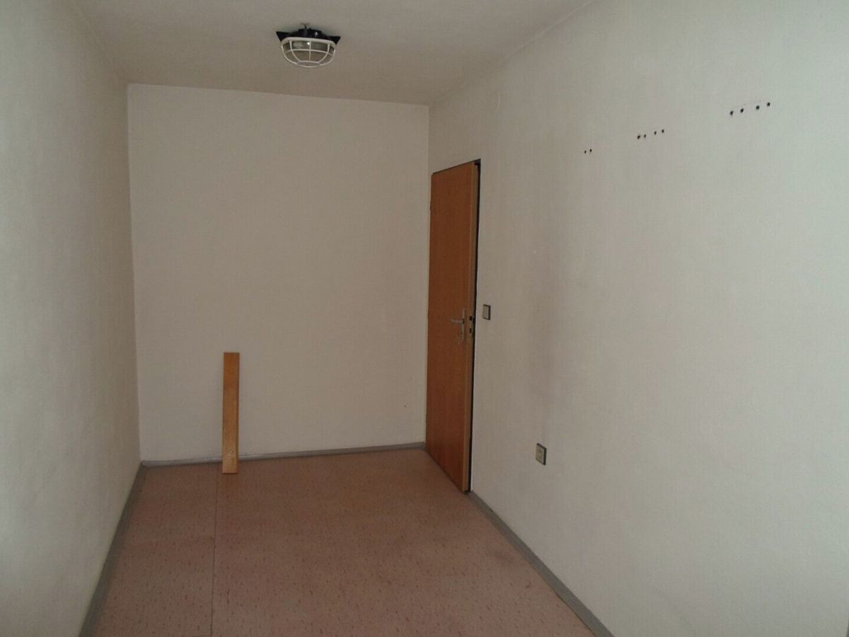 Pronájem kanceláře 66 m² – fotografie 3