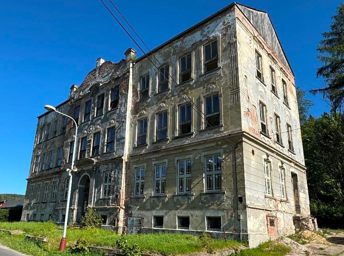 Prodej specifického typu nemovitosti 1750 m², Josefův Důl – fotka 1 z 3