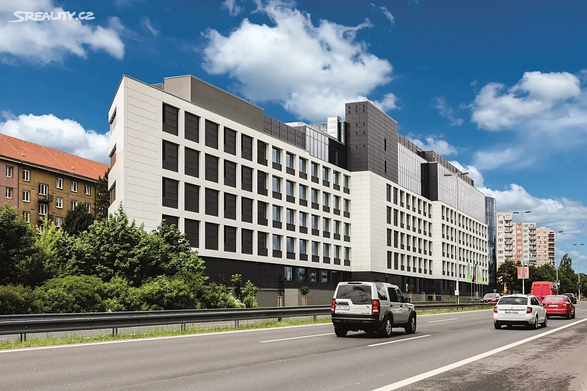 Pronájem kanceláře 900 m² – pohled 2