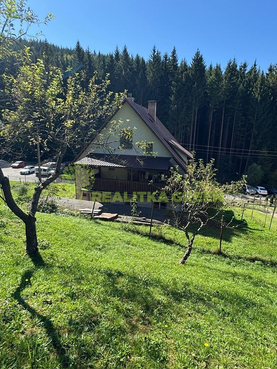 Prodej rodinného domu 200 m², pozemek 992 m² – fotografie 4