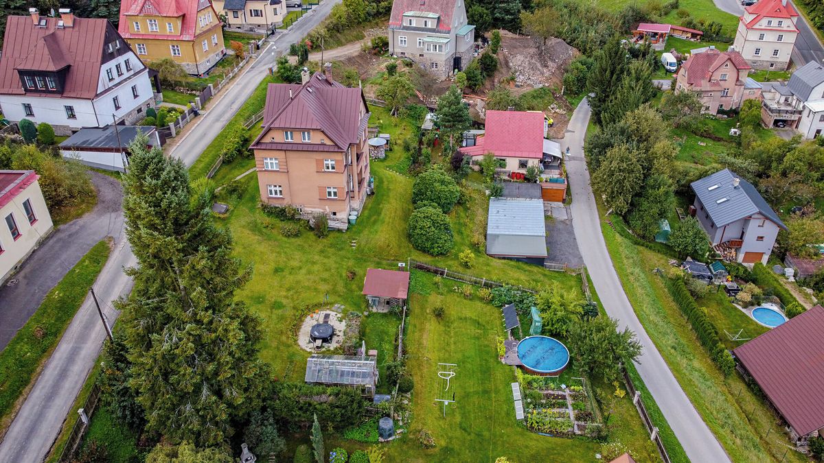 Prodej rodinného domu 600 m², pozemek 1656 m² – fotografie 4