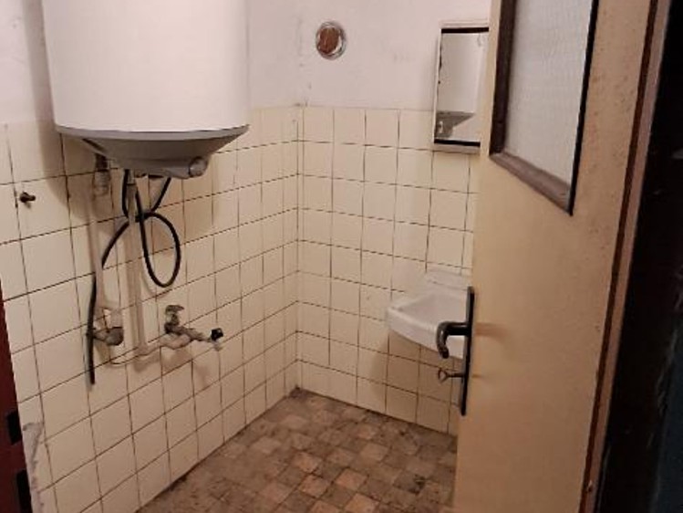 Комерційне приміщення на продаж, 350 м² (41 з 51)