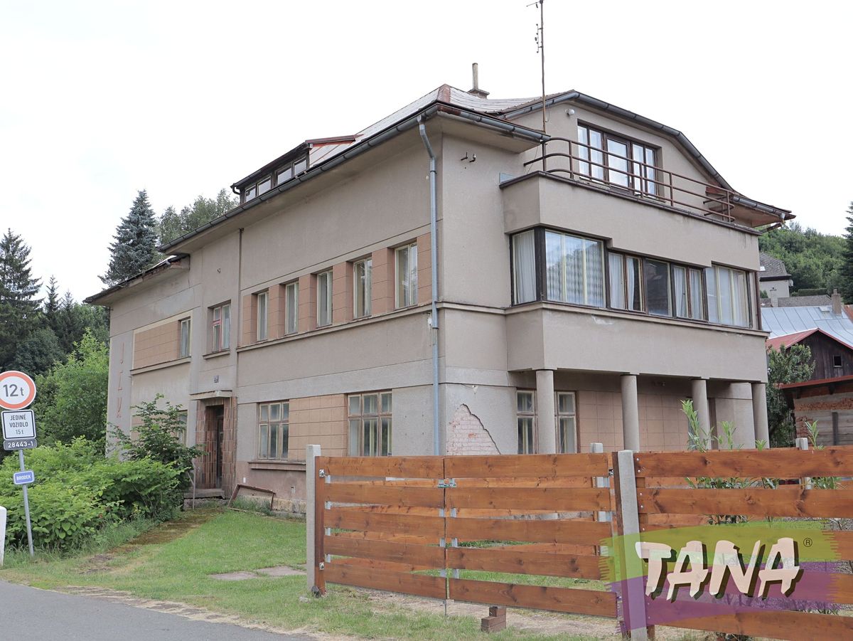 Prodej rodinného domu 316 m², pozemek 1314 m²