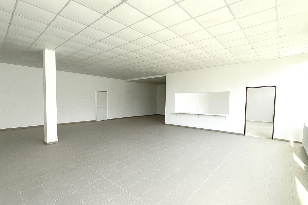 Pronájem skladového prostoru 234 m² – fotografie 3