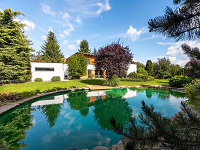 Prodej  rodinného domu 374 m², pozemek 1 736 m²