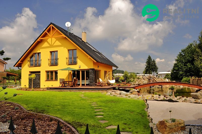 Prodej vily 340 m², pozemek 1260 m² – fotografie 2