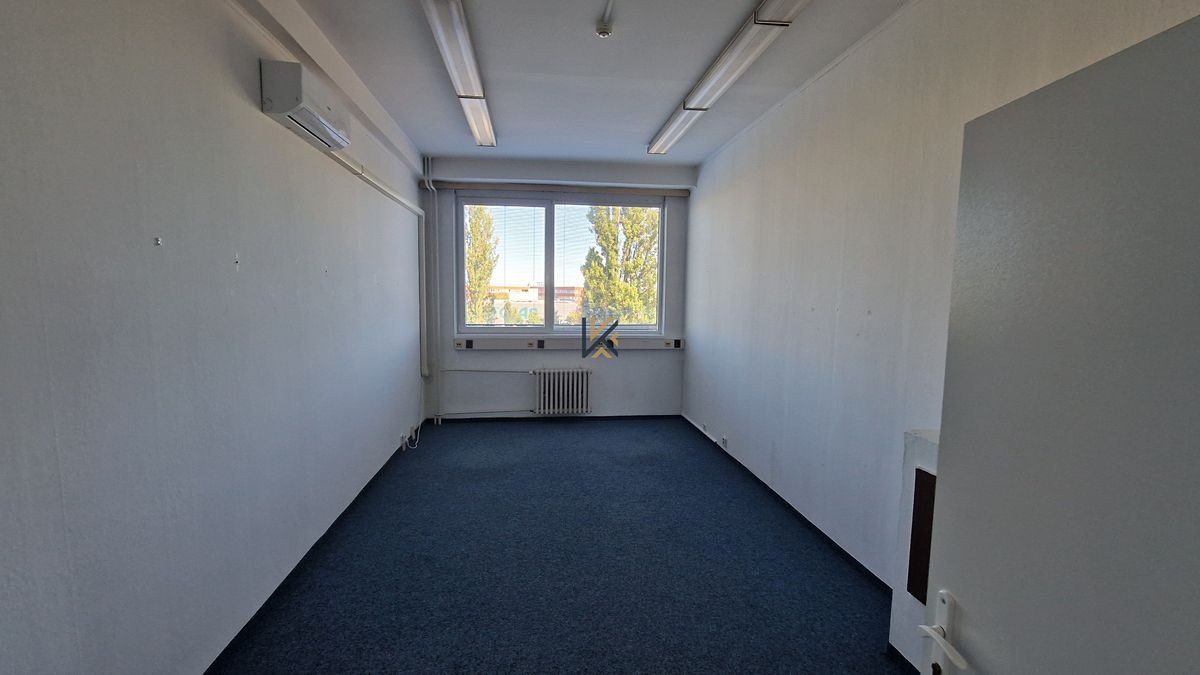 Pronájem kanceláře 22 m² – fotografie 3