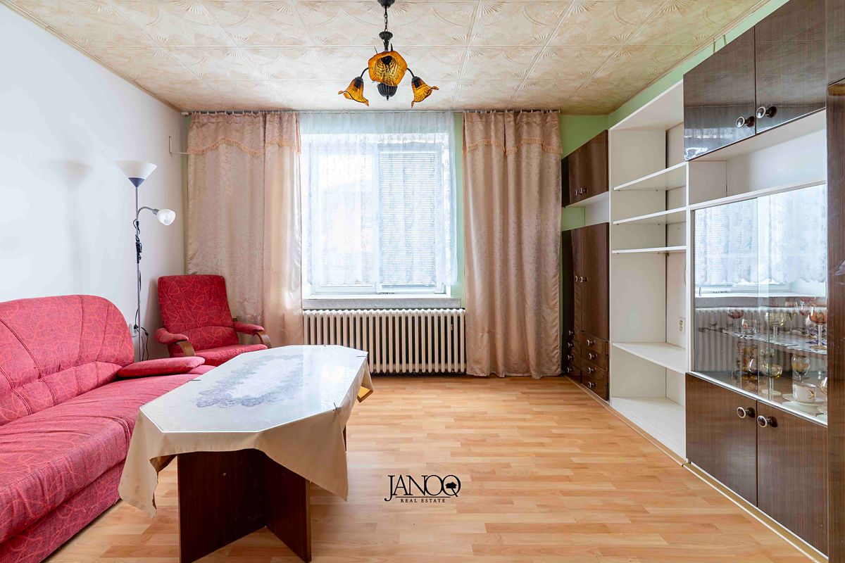 Prodej rodinného domu 100 m², pozemek 774 m² – fotografie 2