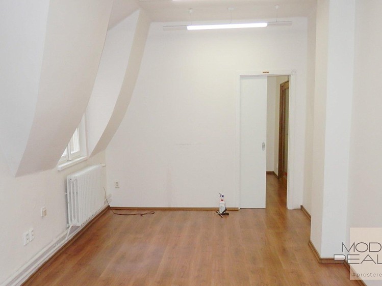 Комерційне приміщення в оренду, 33 м² (1 з 3)