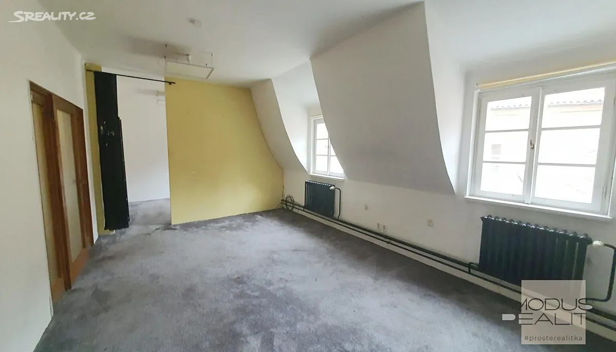 Pronájem kanceláře 32 m², Praha