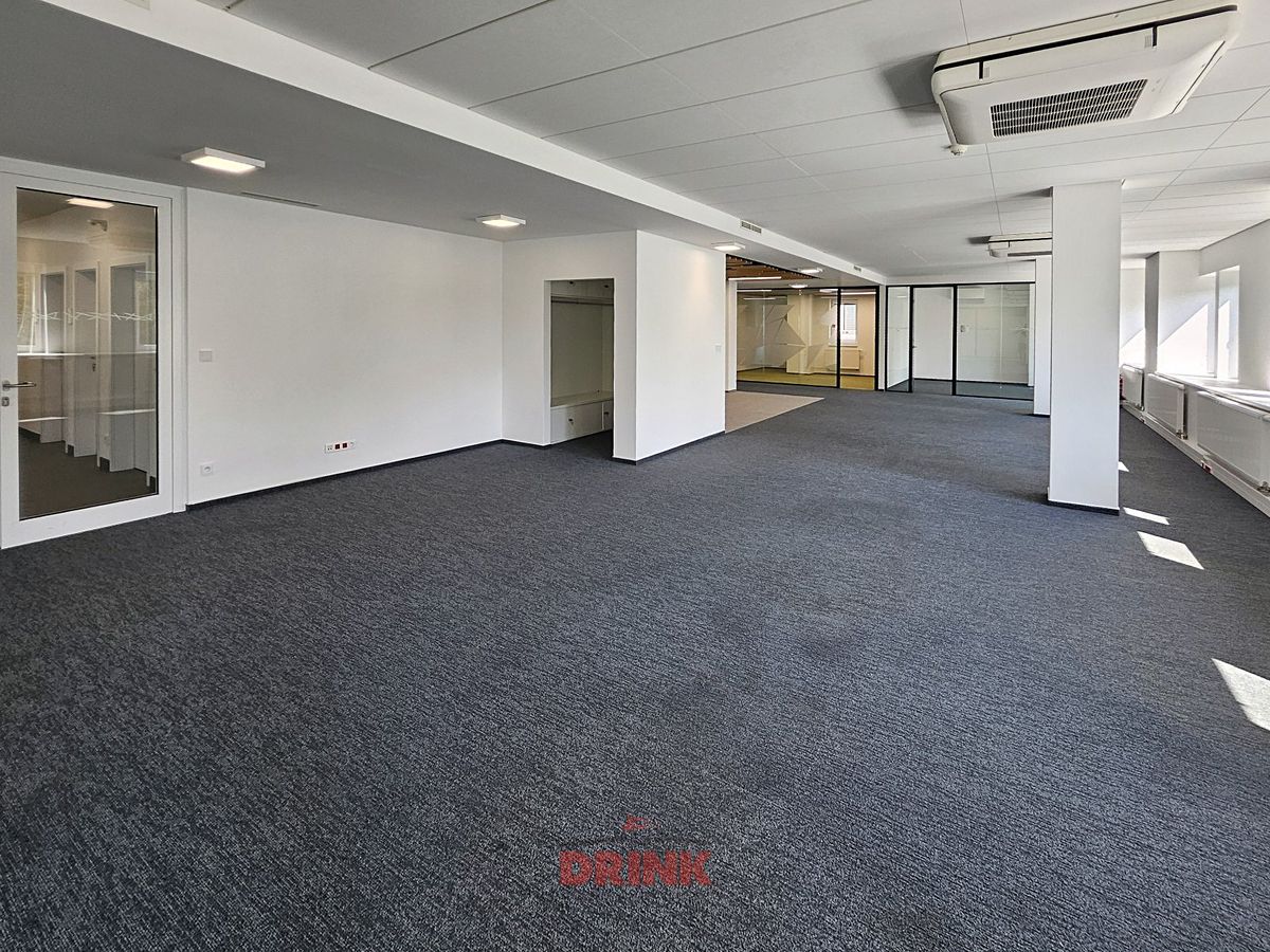 Pronájem kanceláře 420 m² – fotografie 5