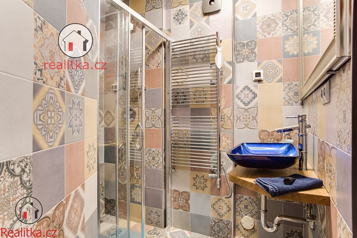 Pronájem rodinného domu 200 m², pozemek 147 m² – fotografie 4
