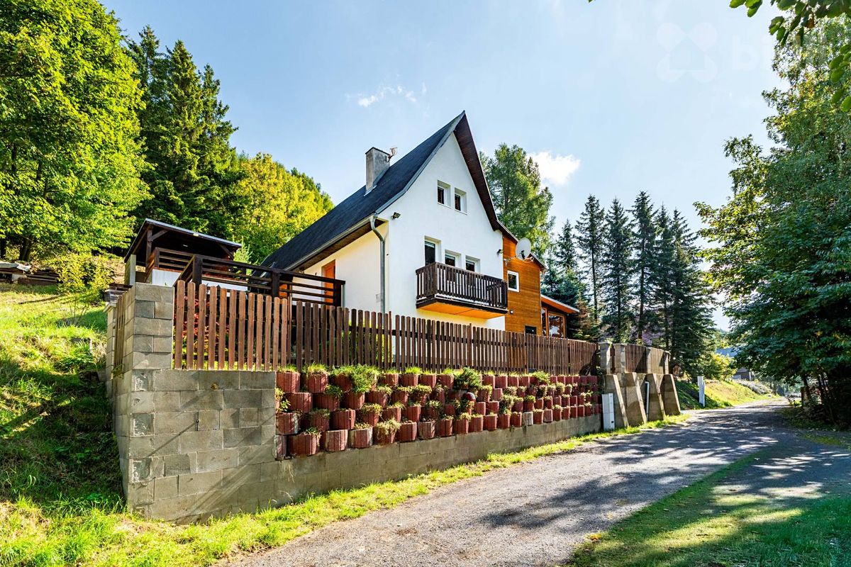 Prodej chaty 140 m², pozemek 441 m² – fotografie 2