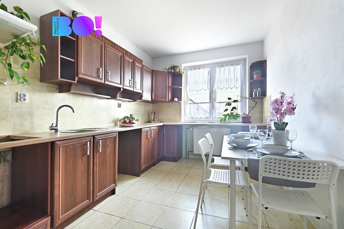Prodej rodinného domu 235 m², pozemek 107 m² – fotografie 5